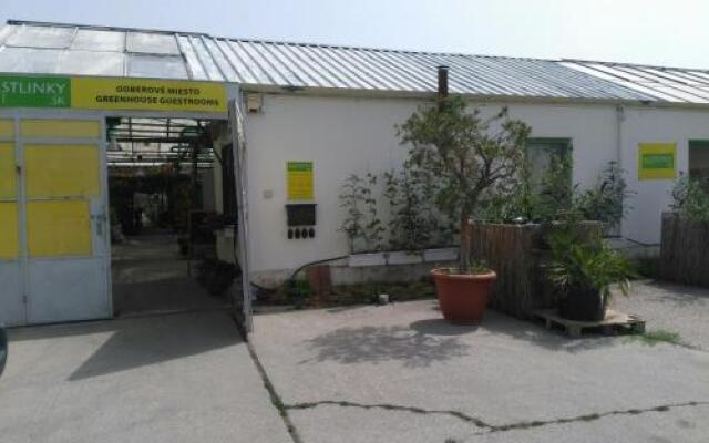 Rastlinky.Sk Greenhouse Guestrooms