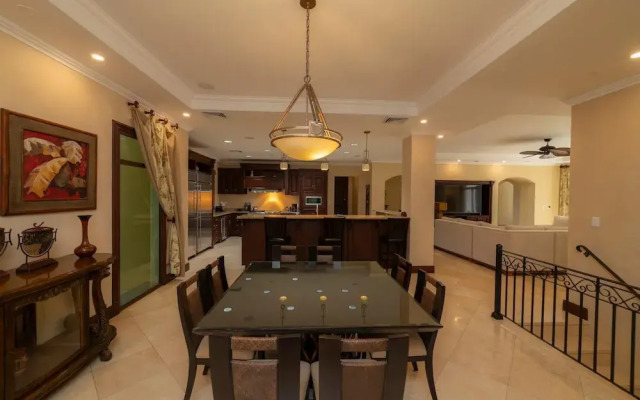 - Casa Zafiro 7 Bedrooms Private Pool