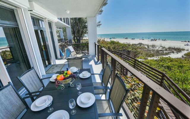 The Beach Front Apartment 3