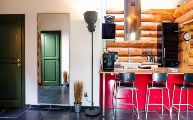 Spacious Holiday Home With Internet