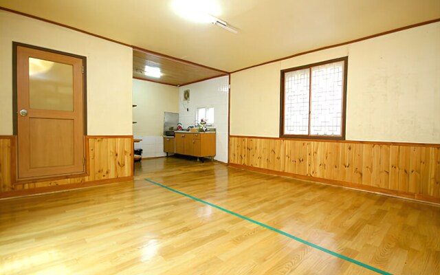 Gapyeong Ihwachon Pension