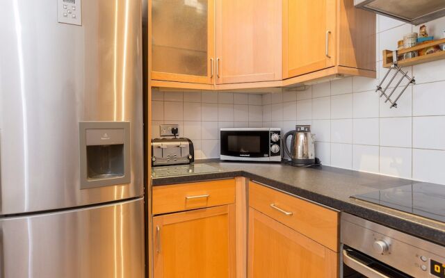 3 Bed Kensington Apartment with Balcony