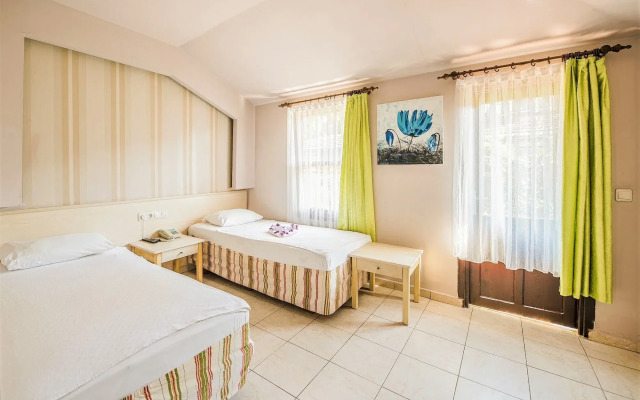 Leda Beach Hotel