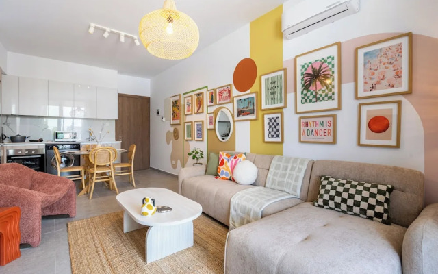 Lunette Artful 1-BR Apartment in Larnaca