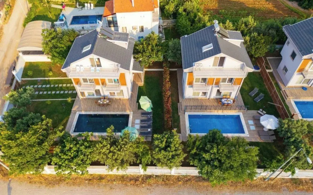 Ölüdeniz Plajına Yakın 3 Yatak Odalı Villa