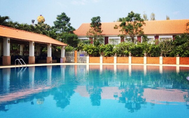Homeland Resort