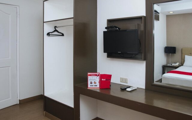 RedDoorz Plus @ Balagtas Makati