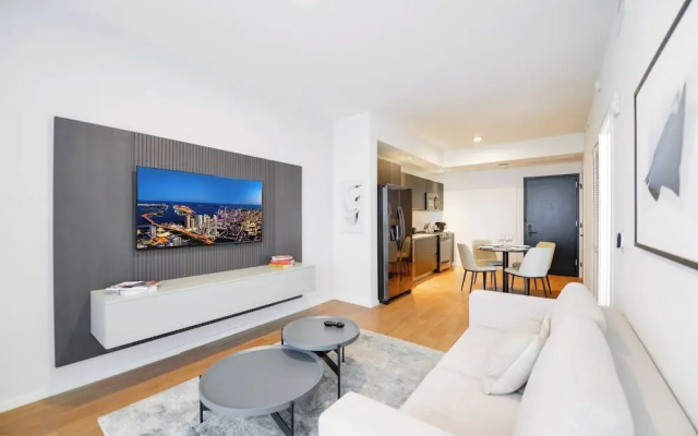 Apartment Offering Direct Bay Views