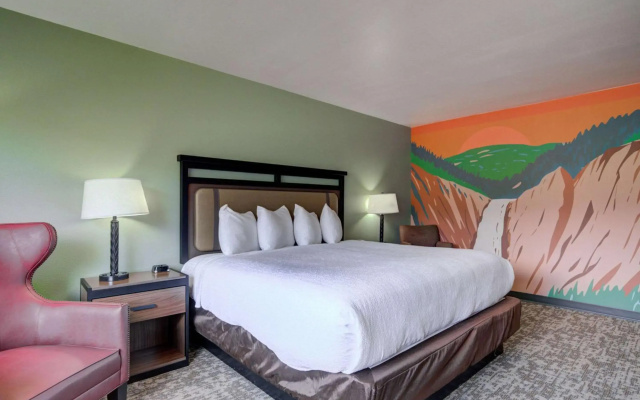 Ridgeline Hotel at Yellowstone, an Ascend Collection Hotel