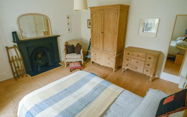 398 Avondale Place Apartment
