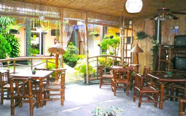 Marquis Hotel & Restaurant