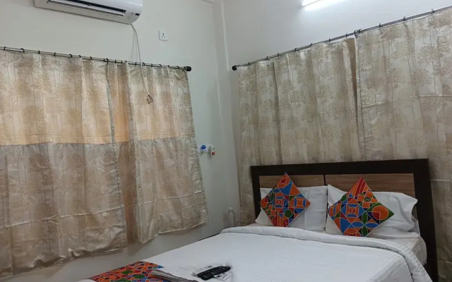 Goroomgo The Moon Residency Kolkata