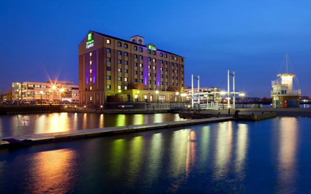 Holiday Inn Express Manchester - Salford Quays, an IHG Hotel