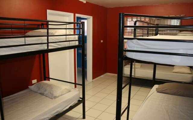 Waterfront Backpackers - Hostel