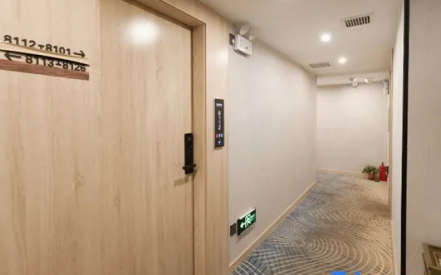 Qingfeng Hotel (Nanjing Maiyuqiao Subway Station)