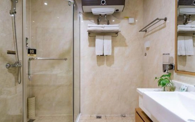 Kombo hotel apartment