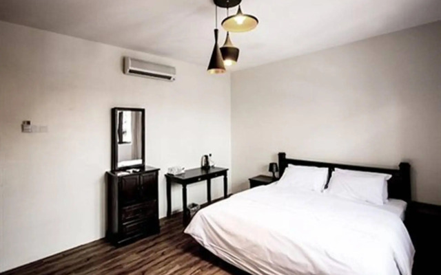 8 Boutique By The Sea