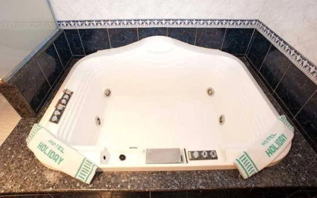 Hotel Holiday