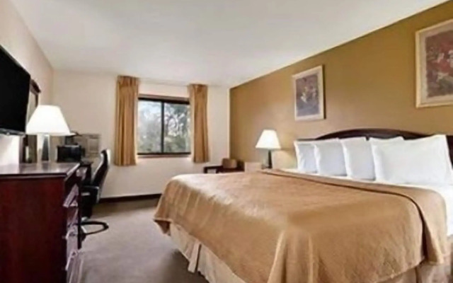 Travelodge by Wyndham La Porte/Michigan City Area