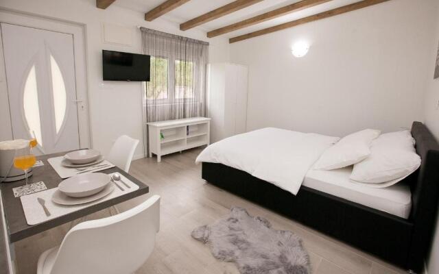 Studio apartments Tara