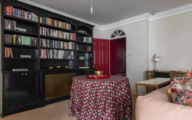 Tite Street IX by Onefinestay