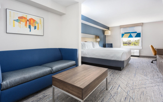 Holiday Inn Express & Suites Williamsburg by IHG