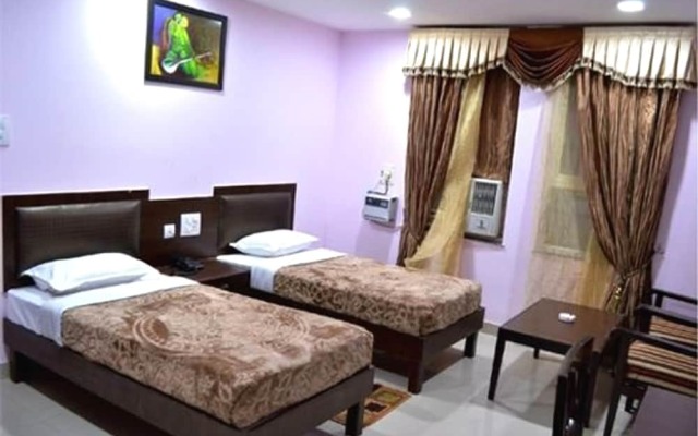OYO 8177 Hotel Silver Oak