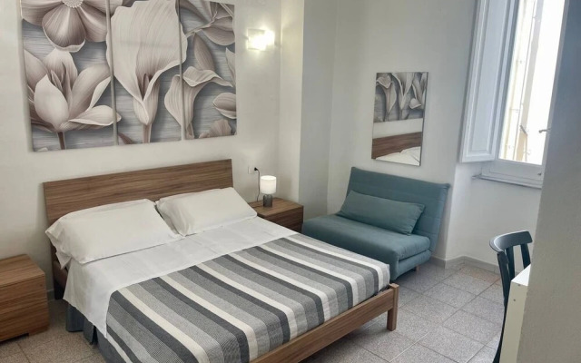 Onlyrooms V - Central & Train Station