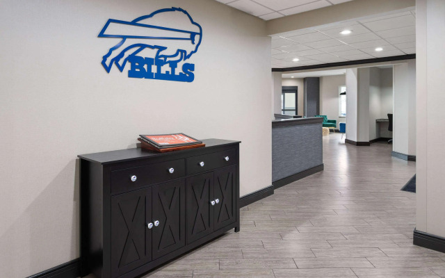 La Quinta Inn by Wyndham Buffalo Airport