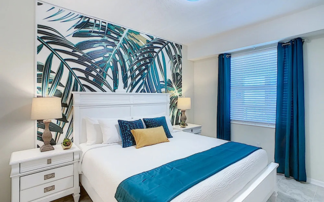 Updated Condo, 5 mi to Disney, On-site Water Park!