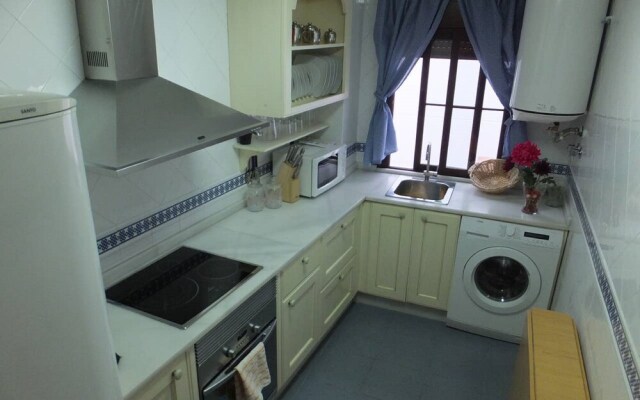 Apartamento C.Alfonso XIII by JITKey