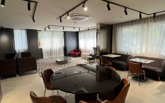 Iconyc Charlie Ibirapuera Hotel