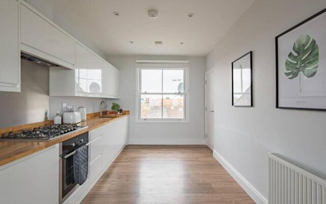 Stunning large sea view apartment - The Lookout