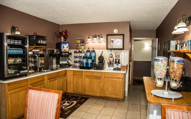 Americas Best Value Inn & Suites Detroit Lakes
