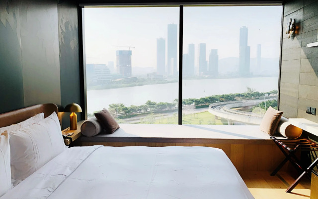 YOHO Hollywood Roosevelt Hotel