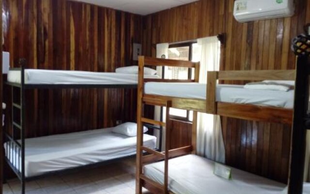 Manuel Antonio Hostel Resort