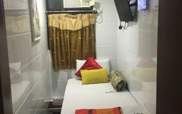 ZEN Rooms Basic Chung King Mansion