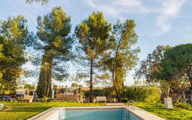 Splendid Holiday Home in Utrera With Garden