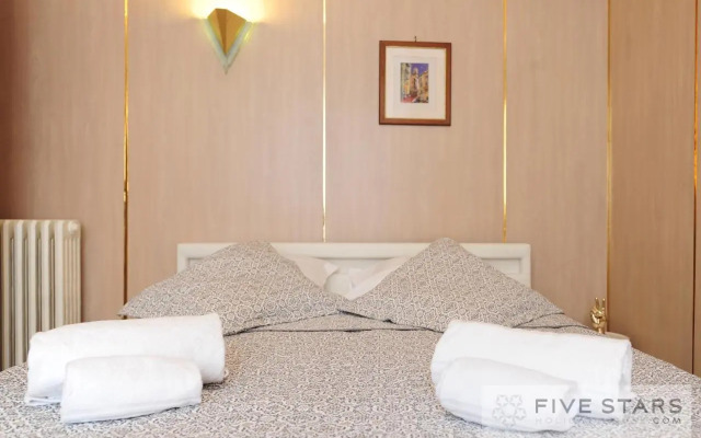 Studio 53 five stars holiday house