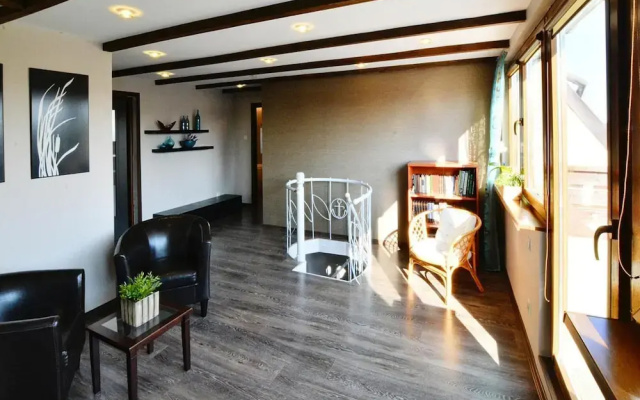 Large, Comfortable Holiday Villa With a Terrace