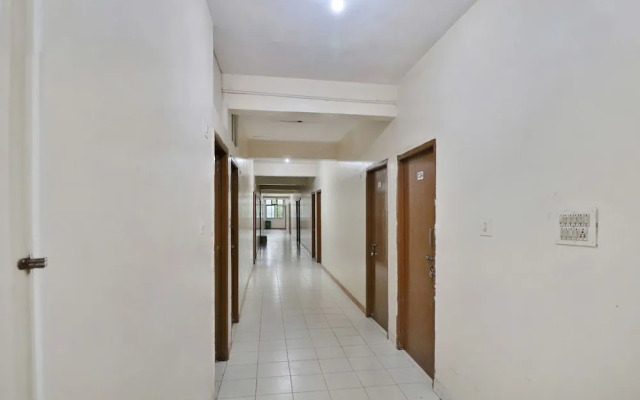 Shanthiniketan Homes by OYO Rooms