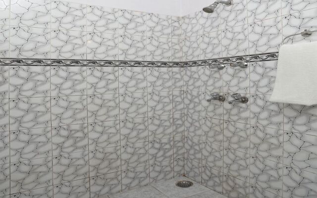 OYO 12542 Hotel Ankur Plaza