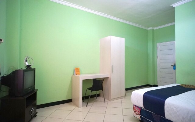 Marzan Syariah Guest House by OYO Rooms