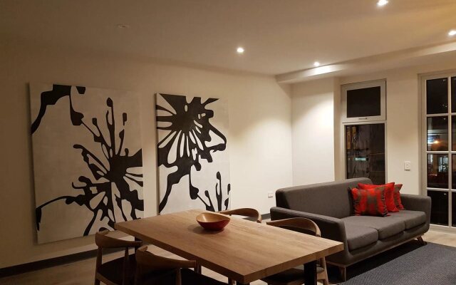 Semaphore Splash Apartments