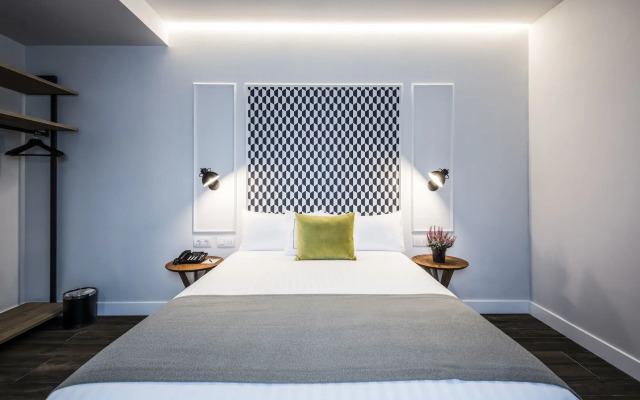 Intelier Victoria Hotel