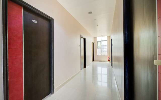 OYO 40124 Hotel VJR Residency