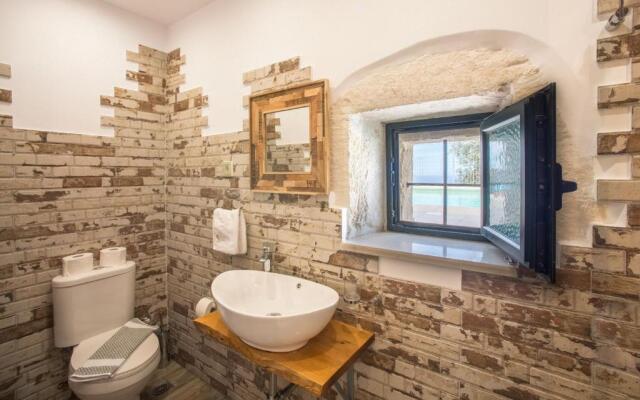 Villa Cretan View with Heated Swimming Pool