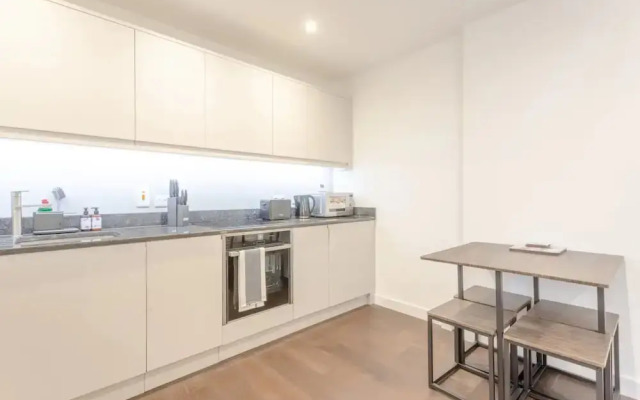 Modern Flat in the Heart of West London