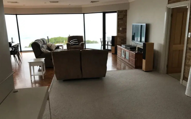 Ocean View 180