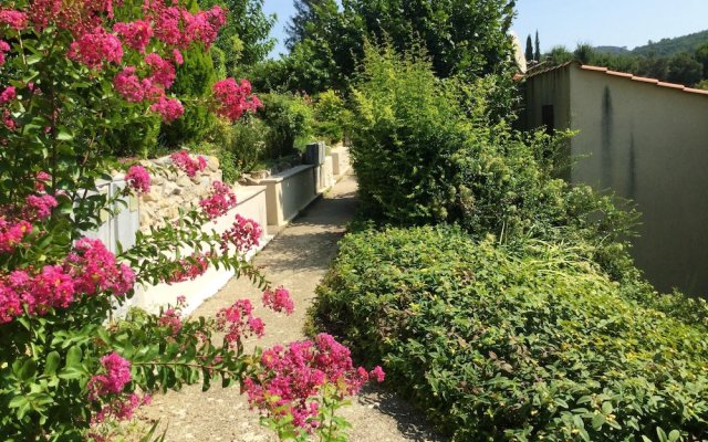 House With One Bedroom In Saint Martin De Bromes, With Pool Access And Enclosed Garden